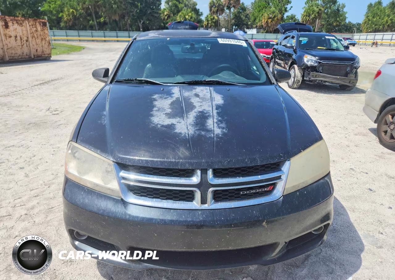 2011 Dodge Avenger Lux VIN:1B3BD2FG1BN506280 - 5