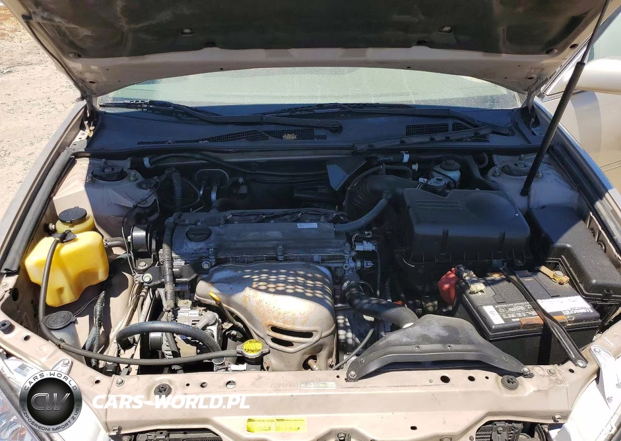 2002 Toyota Camry Le VIN:JTDBE32K520115786 - 11