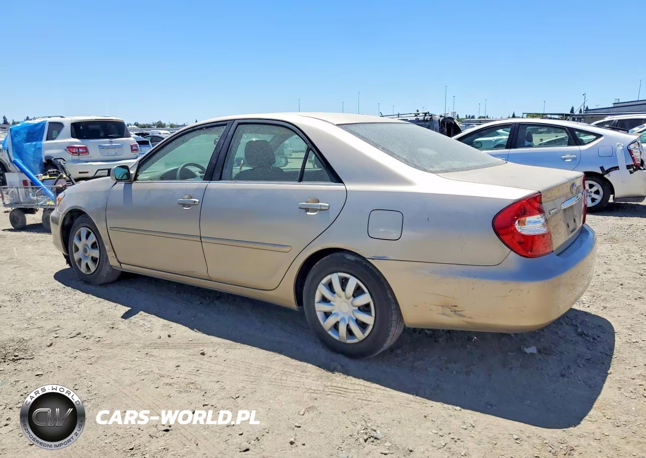 2002 Toyota Camry Le VIN:JTDBE32K520115786 - 2