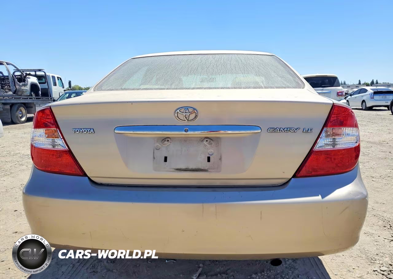 2002 Toyota Camry Le VIN:JTDBE32K520115786 - 6