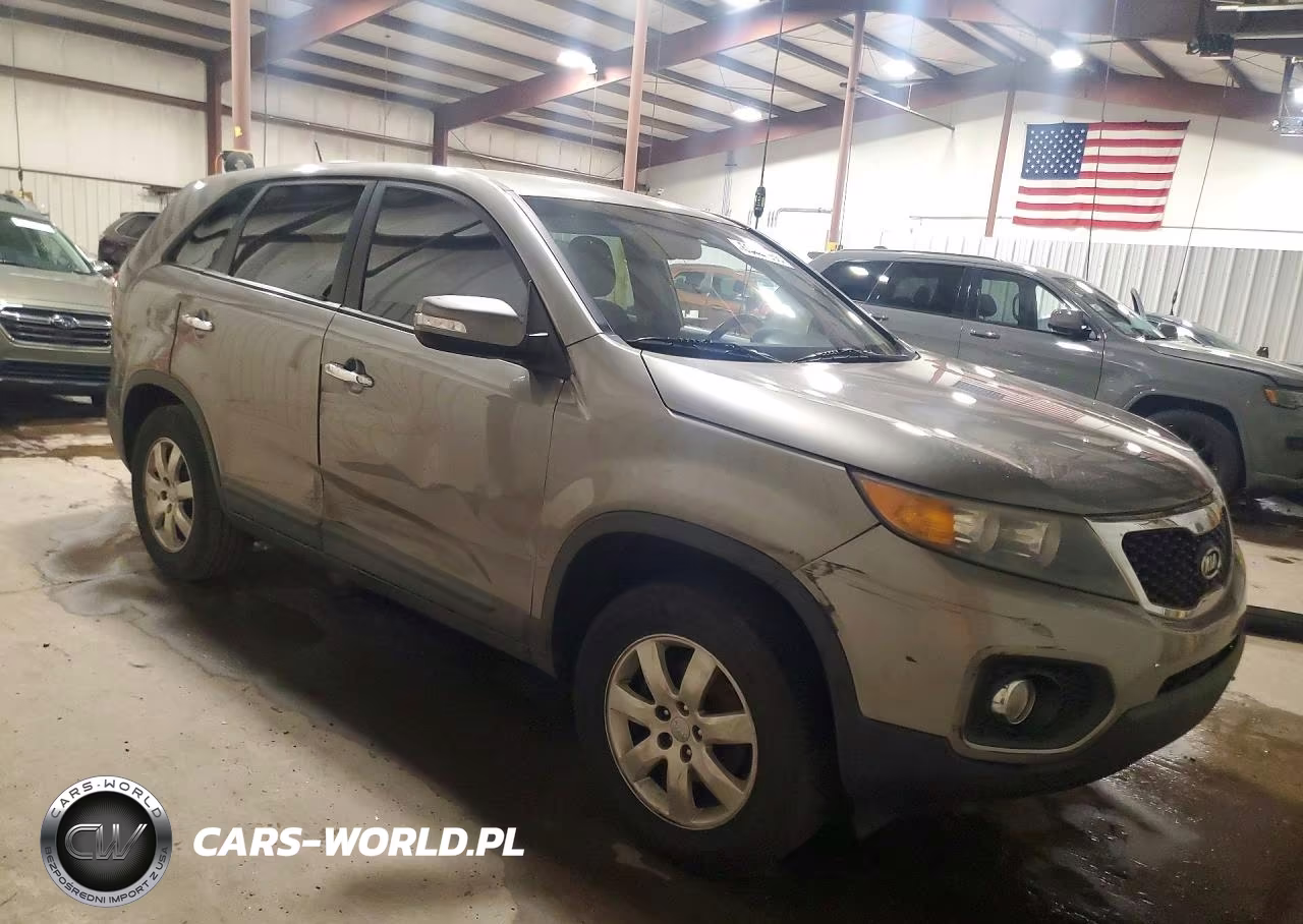 2013 Kia Sorento Lx VIN:5XYKT4A18DG386102 - 4