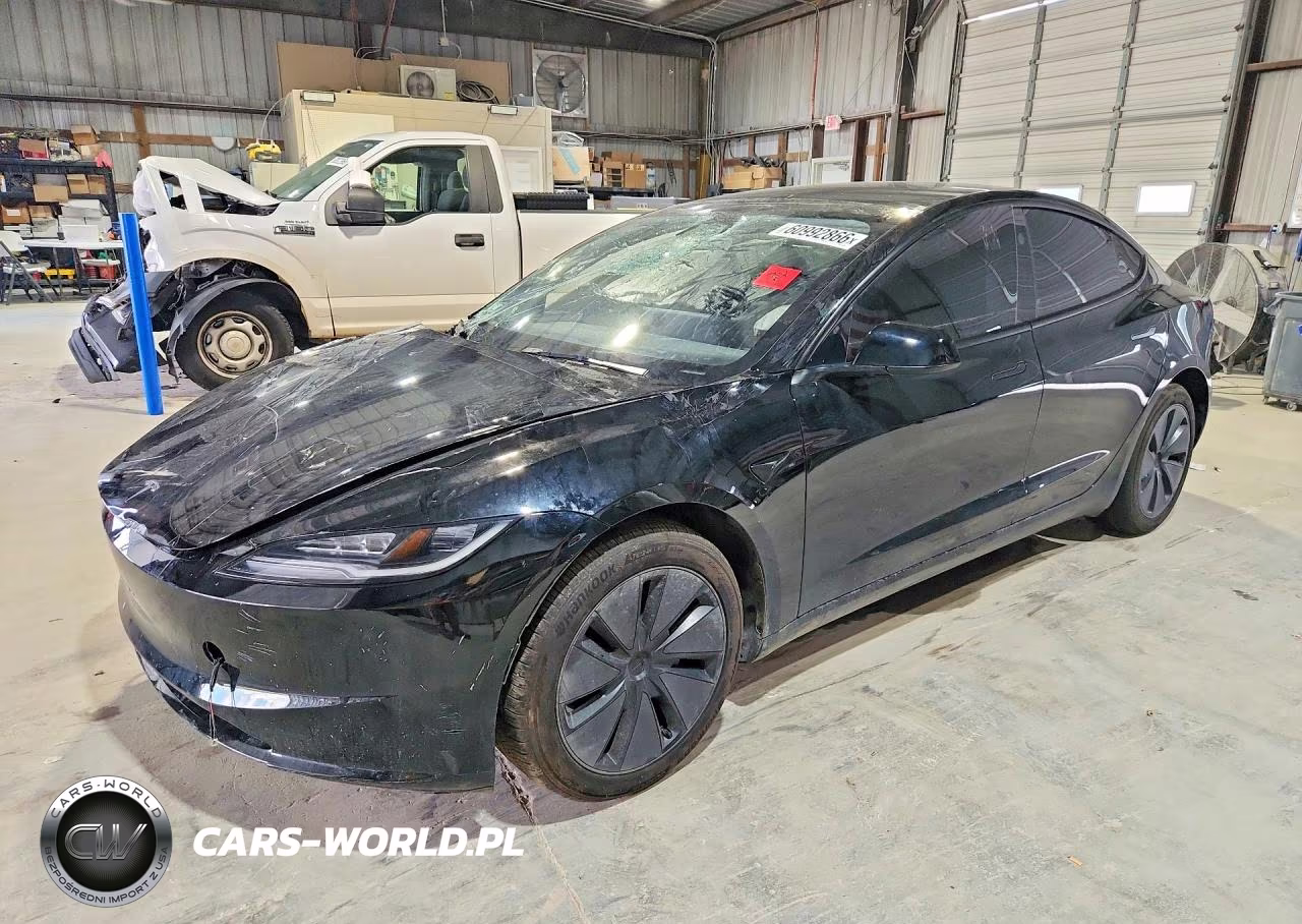 2025 Tesla Model 3 – zdjęcie 1 z 13