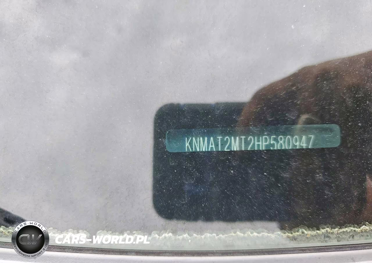 2017 Nissan Rogue S VIN:KNMAT2MT2HP580947 - 13