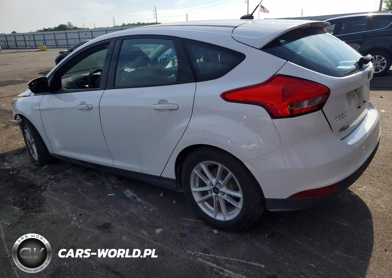 2017 Ford Focus Se VIN:1FADP3K27HL215811 - 2