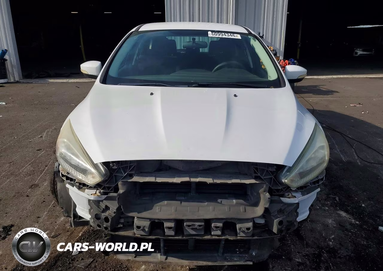 2017 Ford Focus Se VIN:1FADP3K27HL215811 - 5