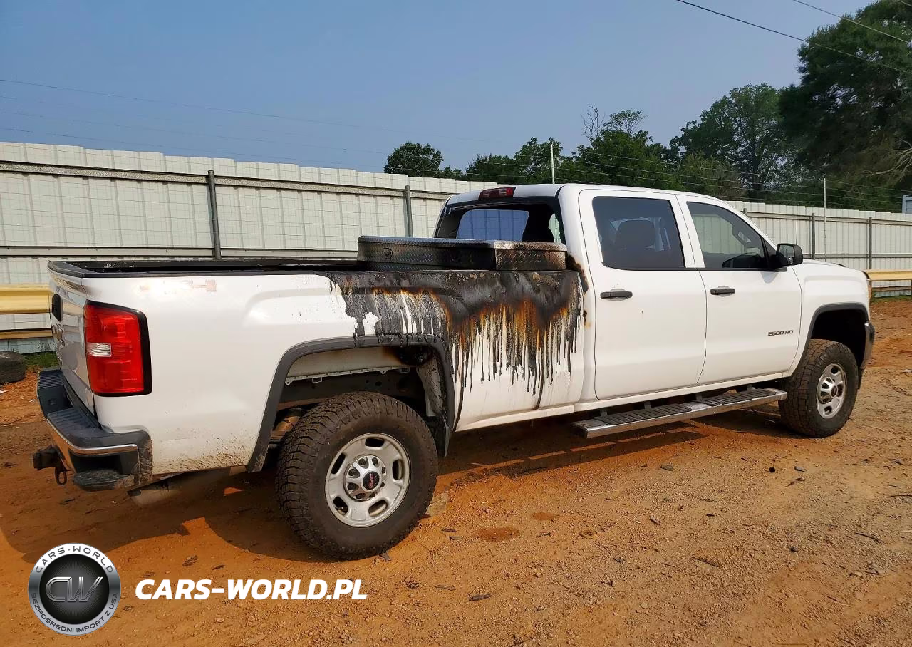 2015 GMC Sierra K2500 Heavy Duty VIN:1GT12XEG1FF557194 - 3