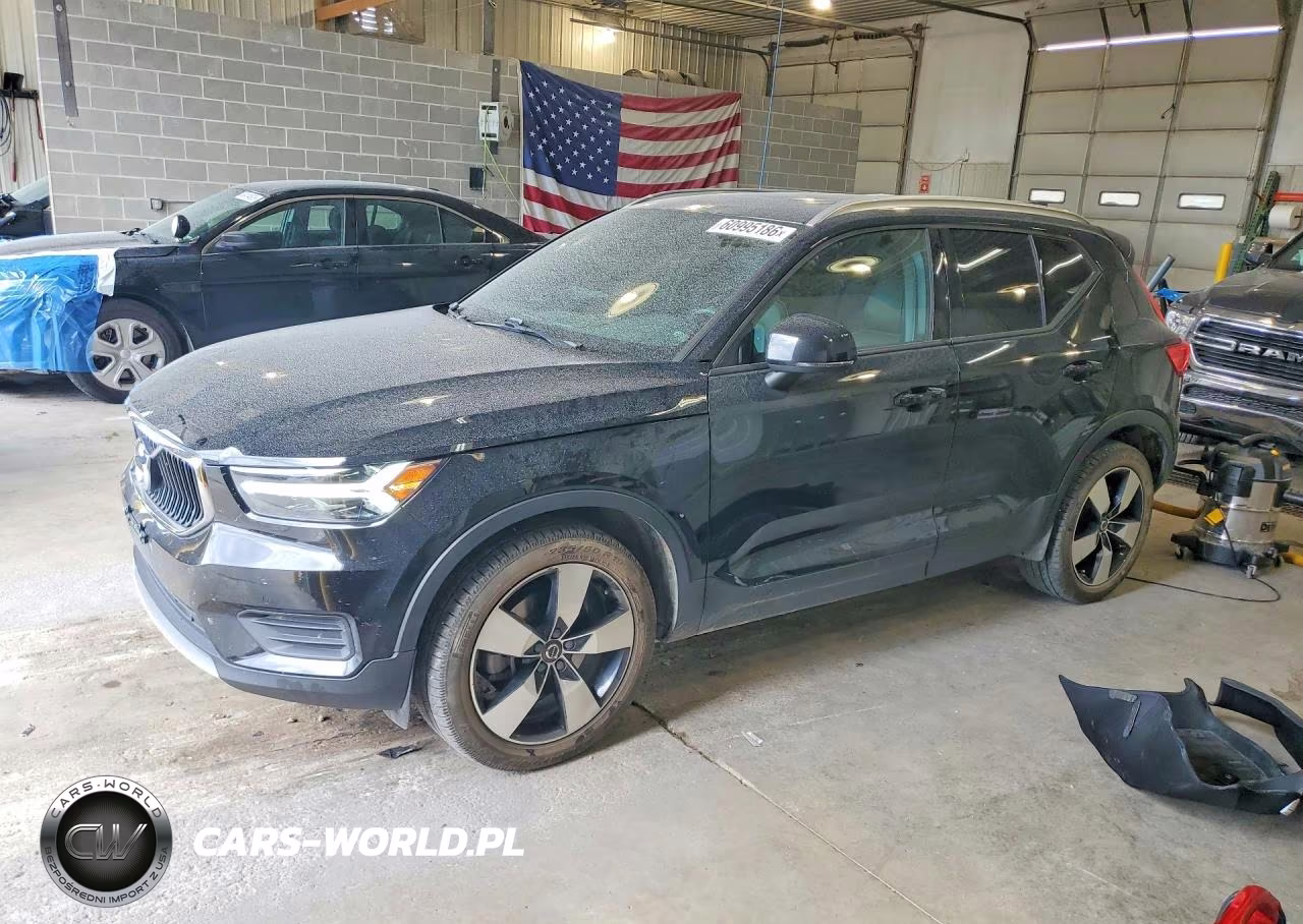 2020 Volvo Xc40 T5 Momentum