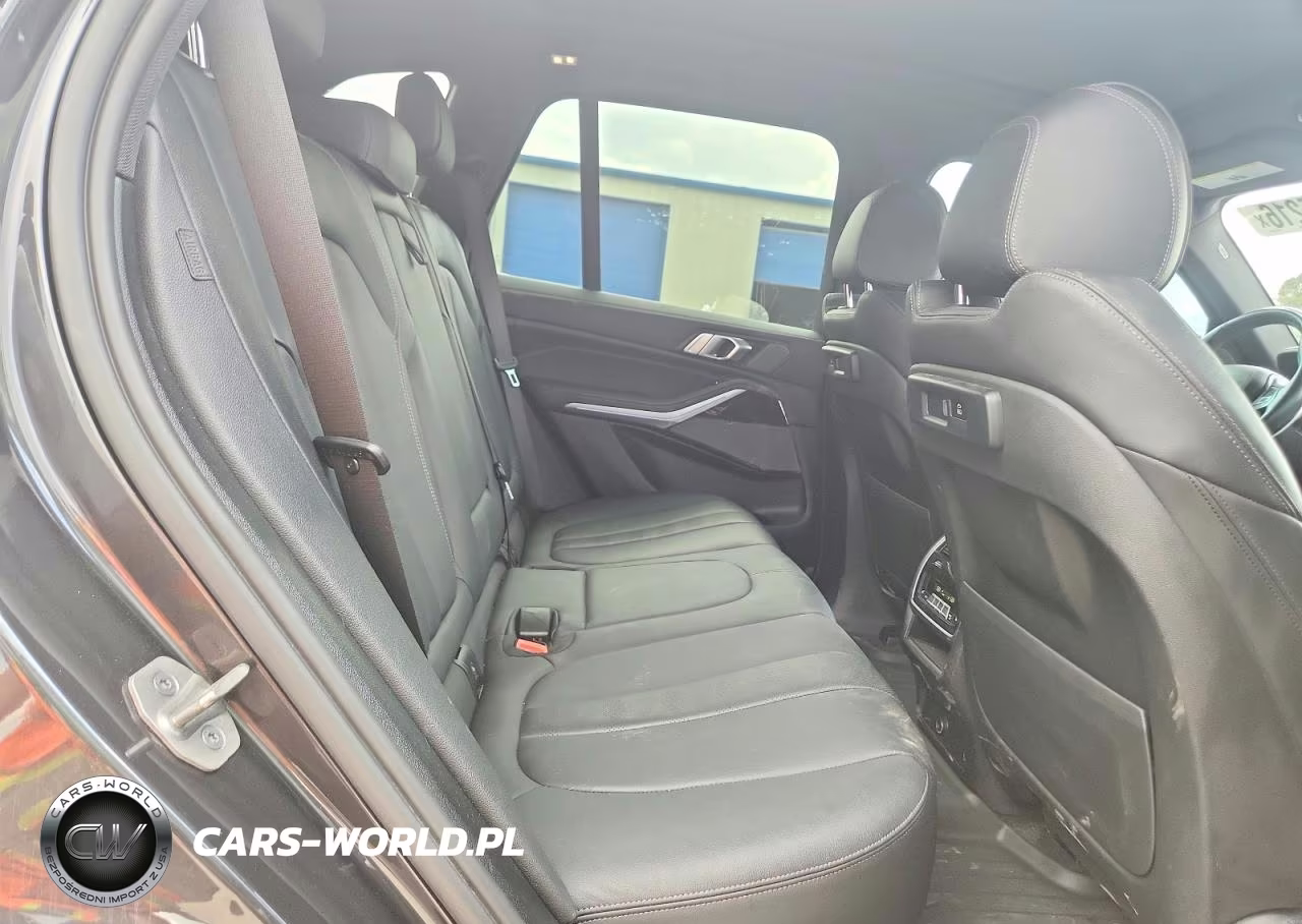 2021 BMW X5 xDrive45E VIN:5UXTA6C03M9G35774 - 11
