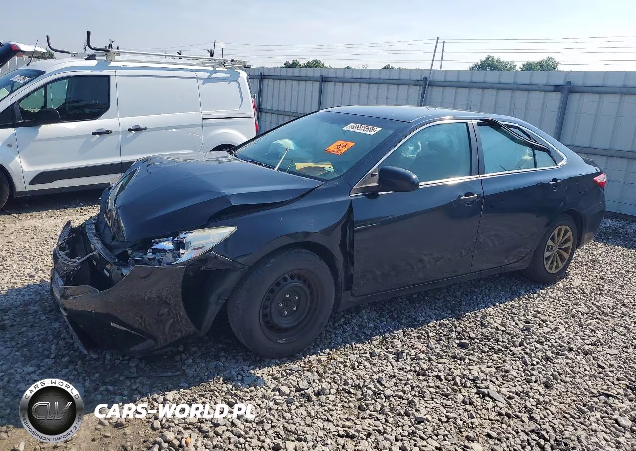 2016 Toyota Camry Le – zdjęcie 1 z 12