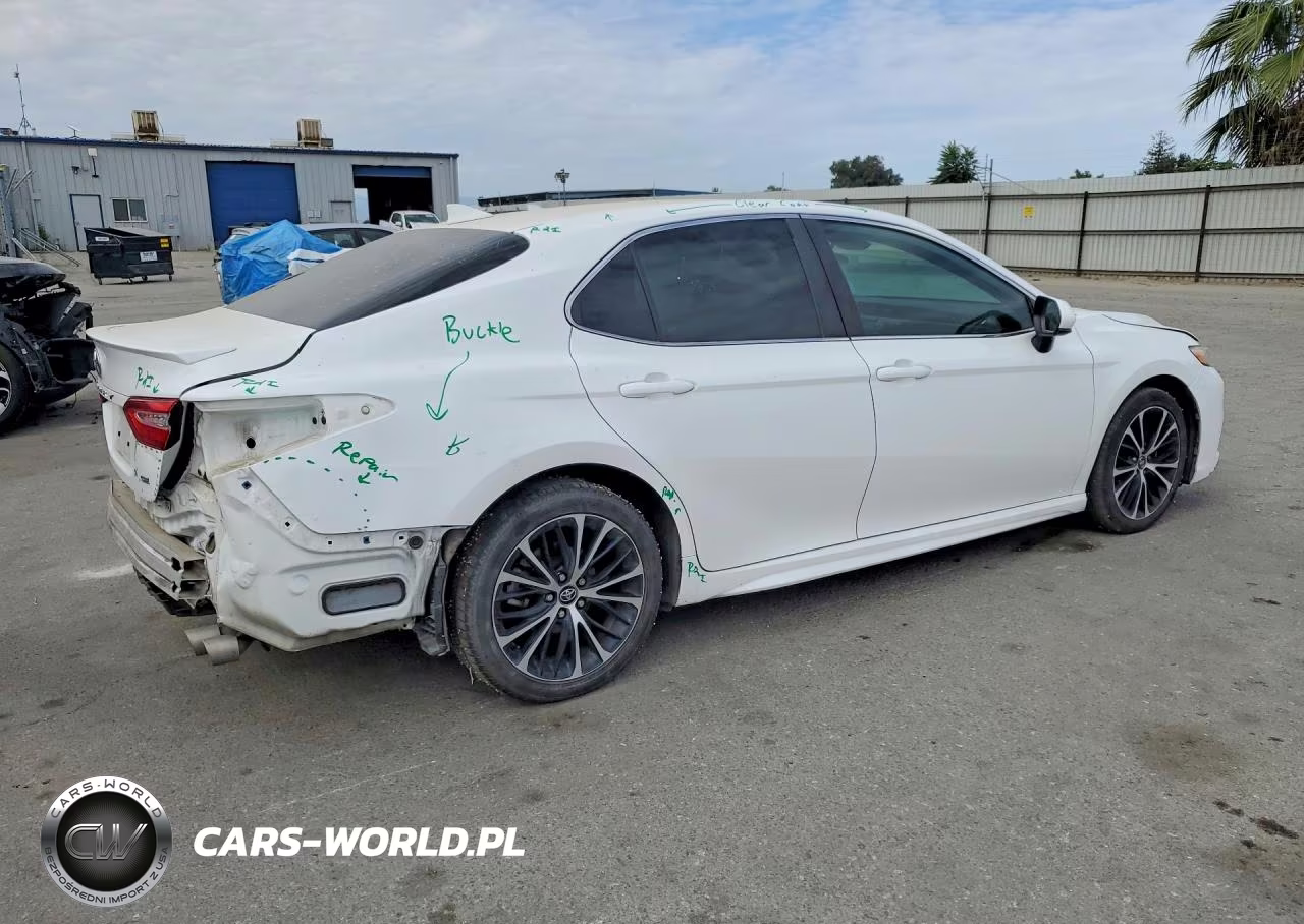 2020 Toyota Camry Se VIN:4T1G11AK1LU312046 - 3