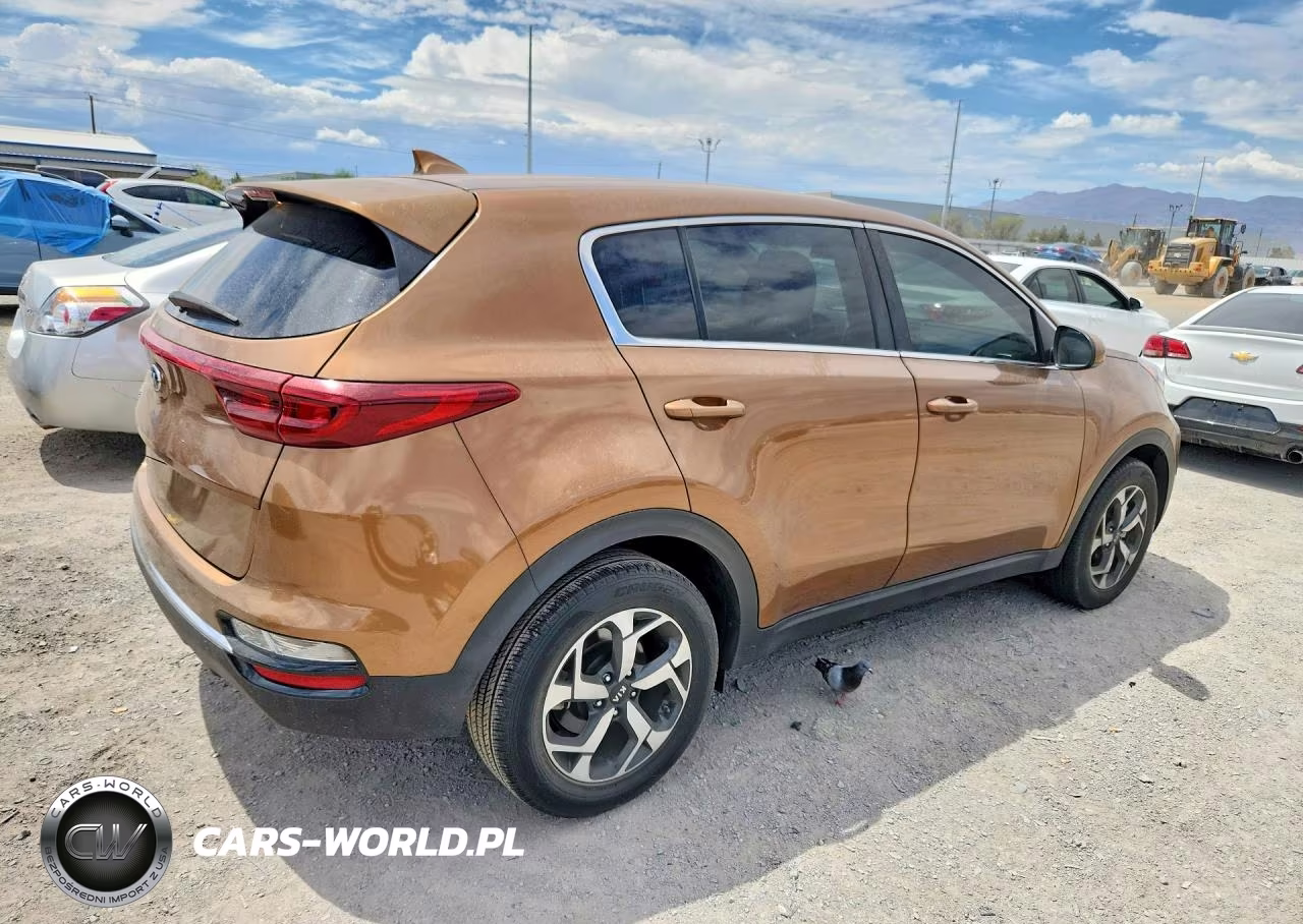 2021 Kia Sportage VIN:KNDPM3AC8M7861940 - 3