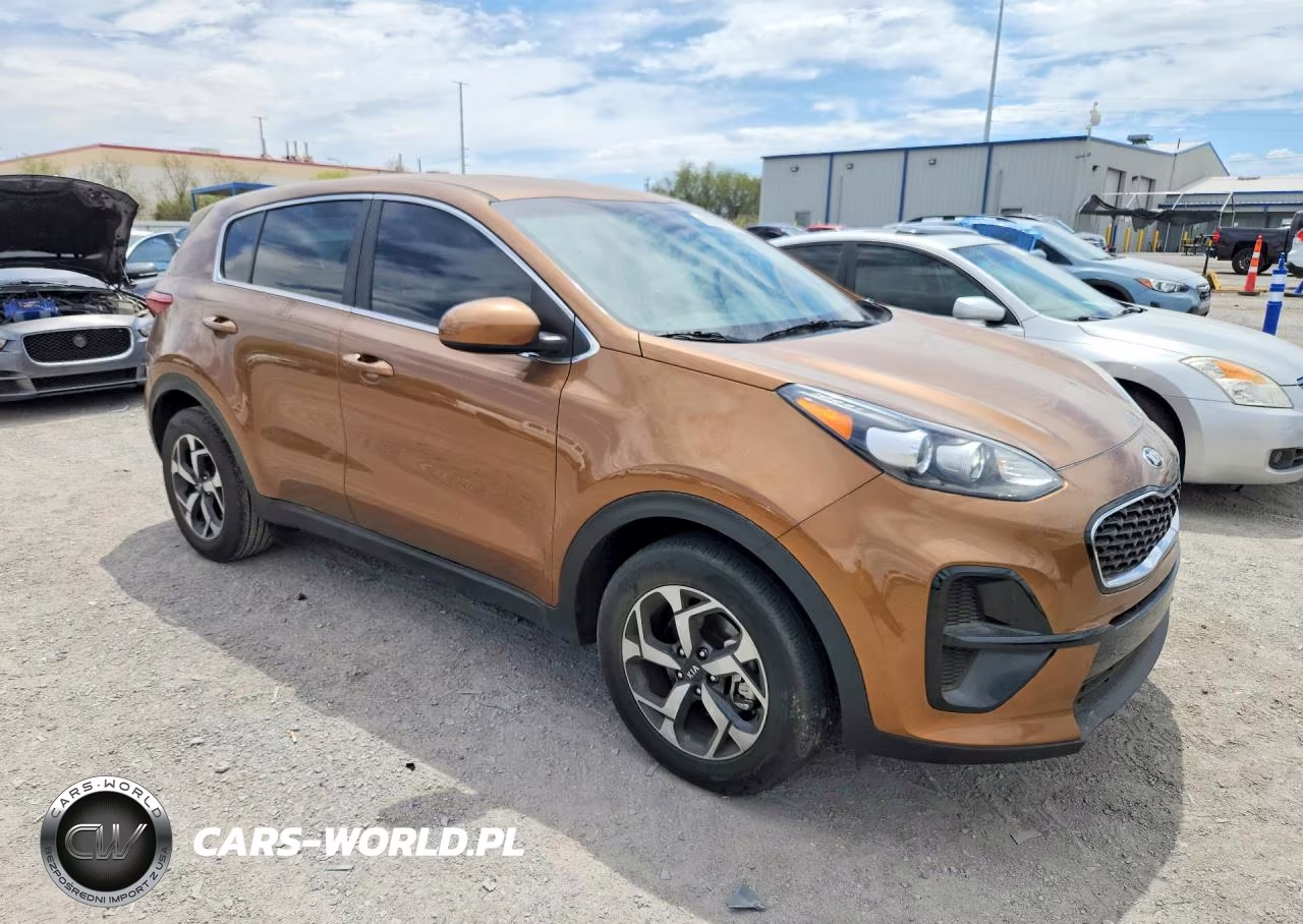 2021 Kia Sportage VIN:KNDPM3AC8M7861940 - 4