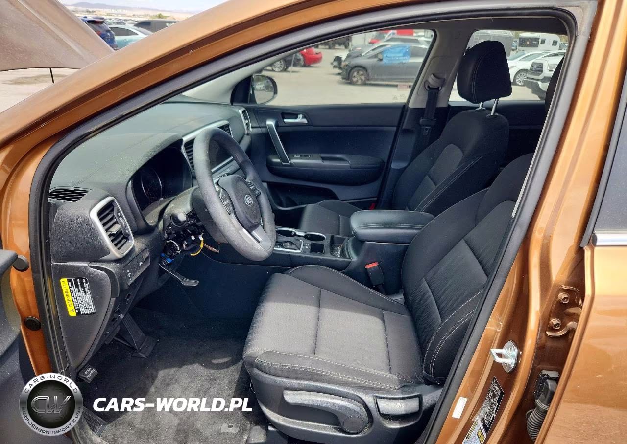 2021 Kia Sportage VIN:KNDPM3AC8M7861940 - 7