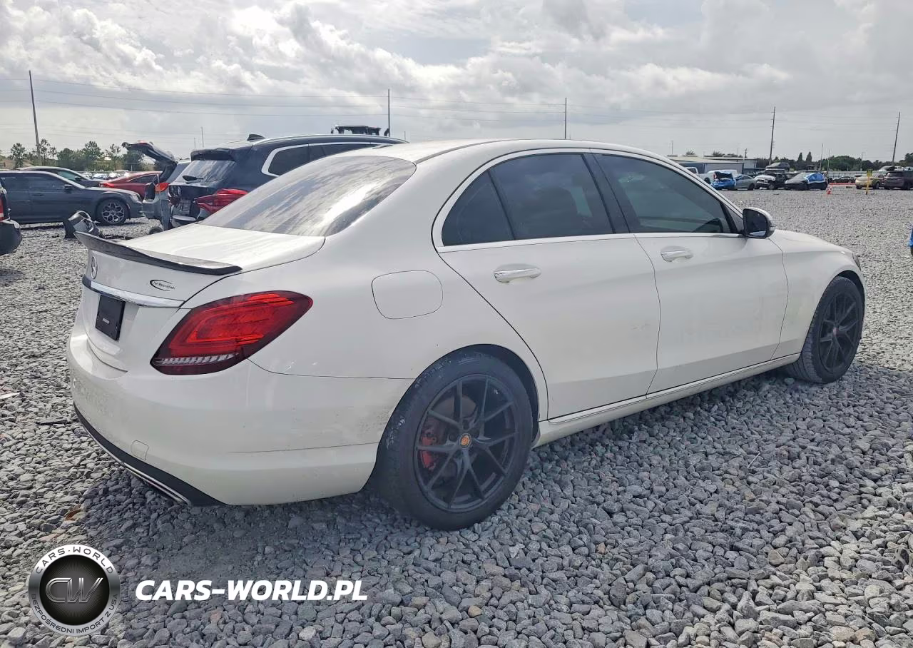 2019 Mercedes-Benz C 300 VIN:55SWF8DB7KU304710 - 3