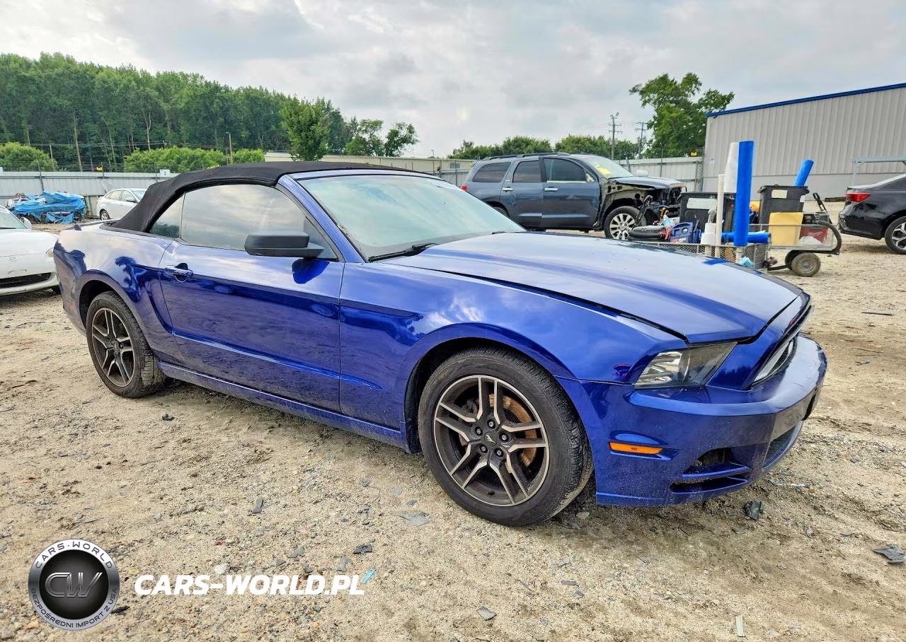 2013 Ford Mustang VIN:1ZVBP8EM2D5276085 - 4