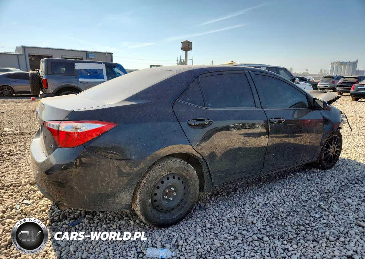 2015 Toyota Corolla Le VIN:2T1BURHE5FC366228 - 3