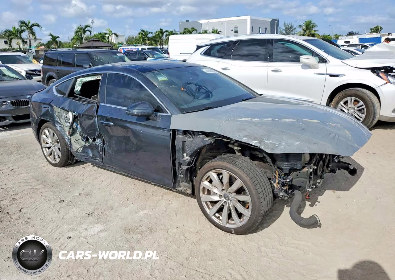 2018 Audi A5 Premium Plus VIN:WAUBNCF54JA036068 - 4