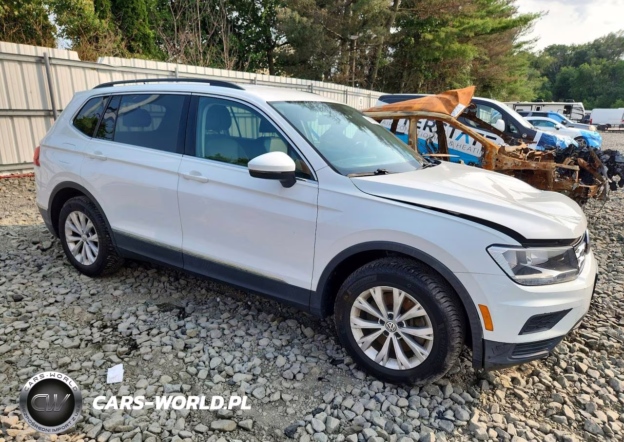 2018 Volkswagen Tiguan Se VIN:3VV2B7AX8JM161266 - 4