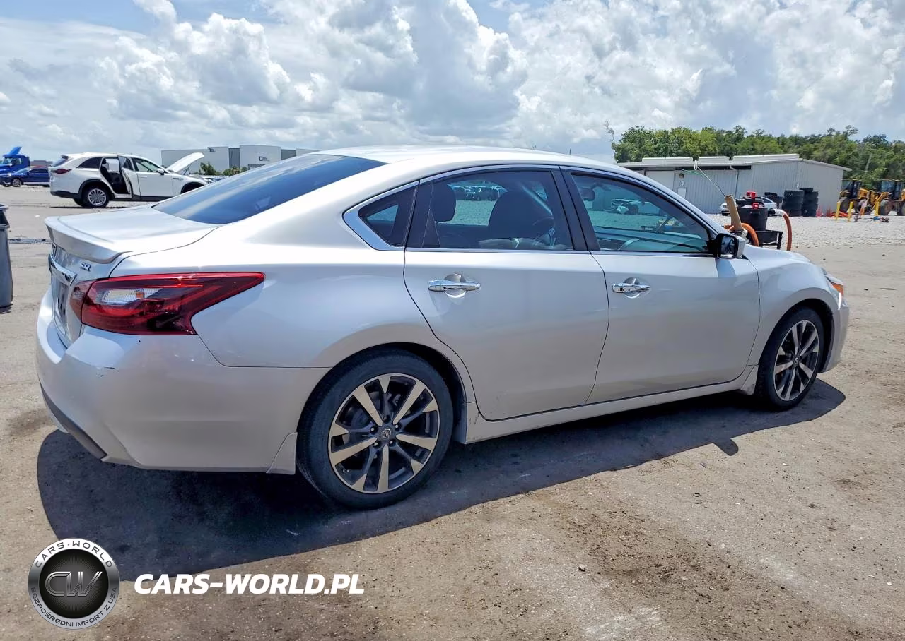 2017 Nissan Altima 2.5 Sr VIN:1N4AL3AP5HC245742 - 3