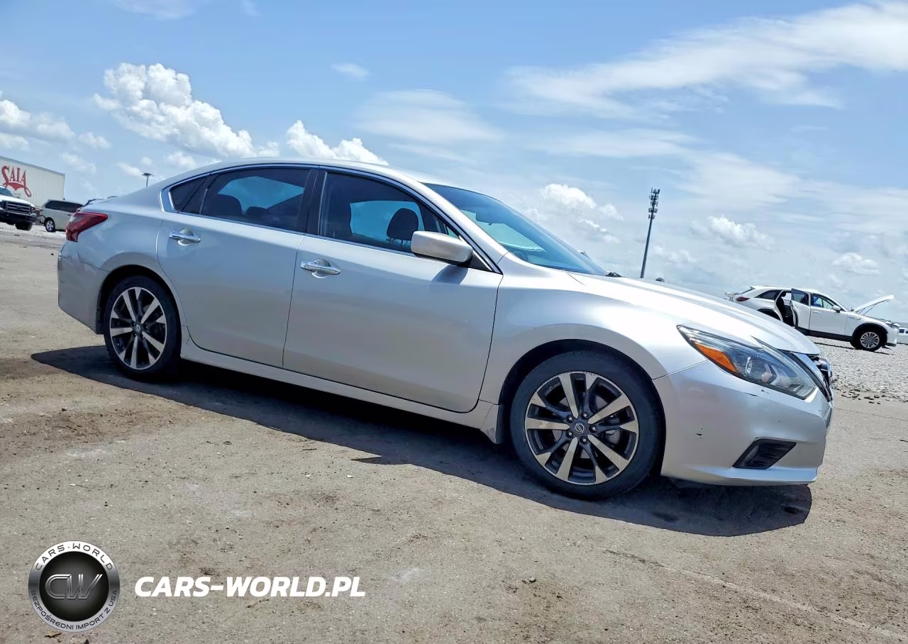 2017 Nissan Altima 2.5 Sr VIN:1N4AL3AP5HC245742 - 4