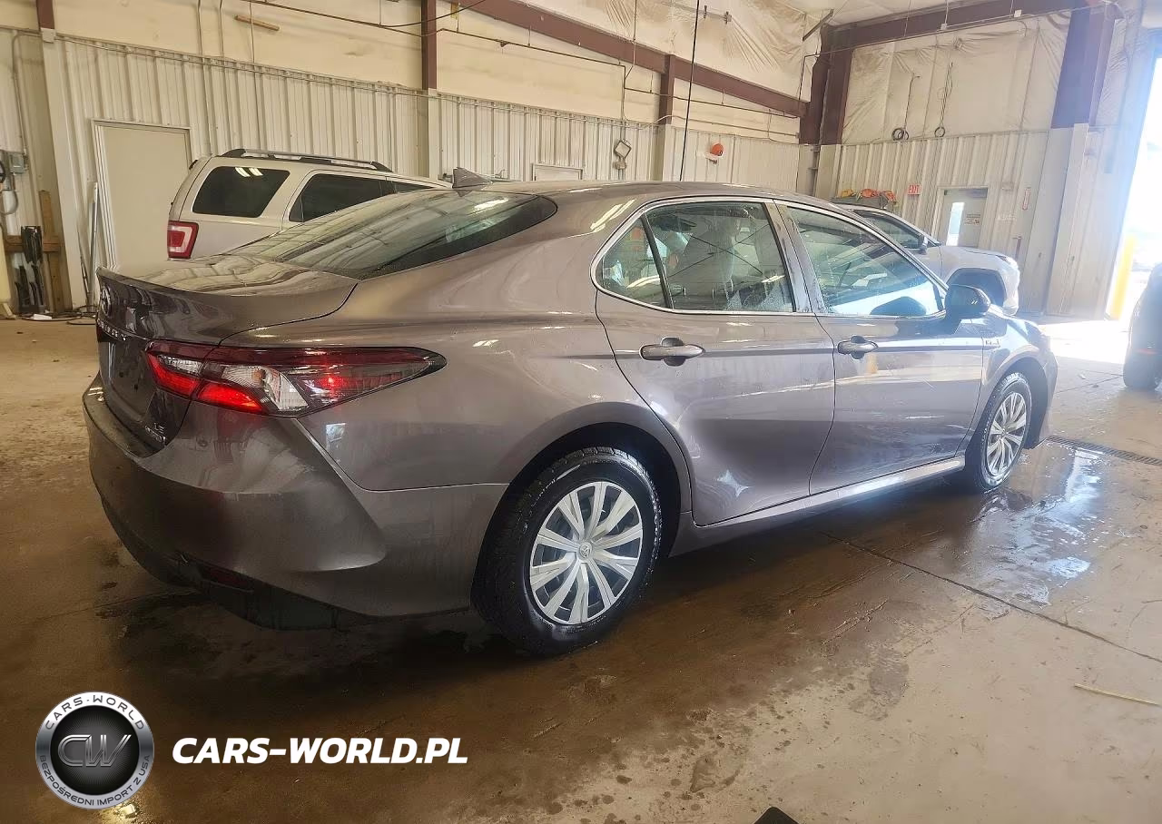 2021 Toyota Camry Le VIN:4T1C31AK7MU564085 - 3