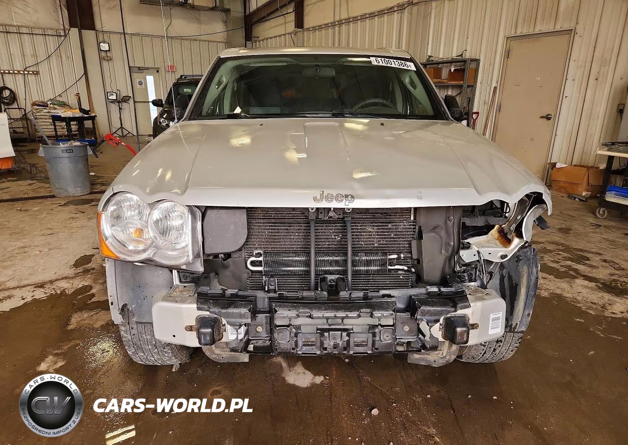 2008 Jeep Grand Cherokee Laredo VIN:1J8GR48K18C157332 - 5