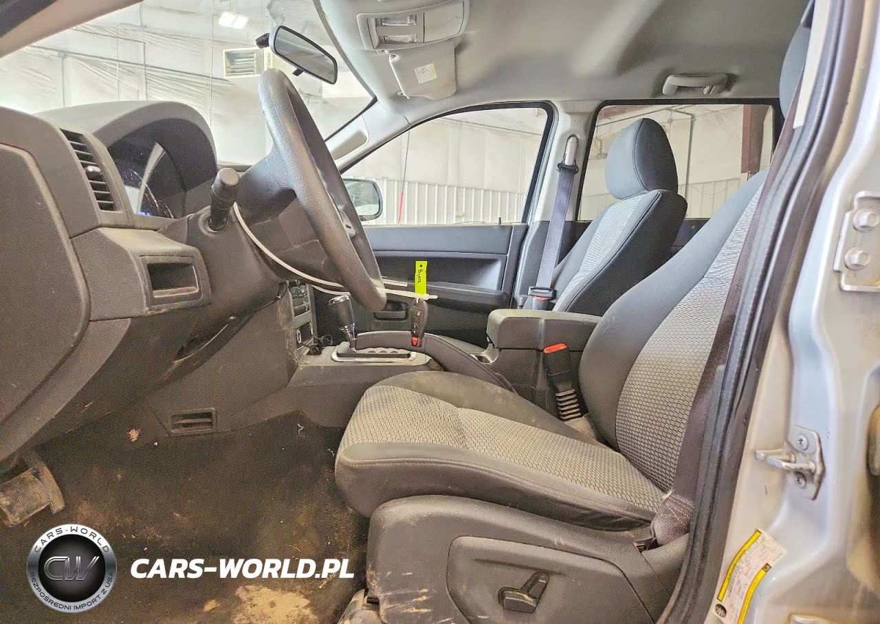 2008 Jeep Grand Cherokee Laredo VIN:1J8GR48K18C157332 - 7