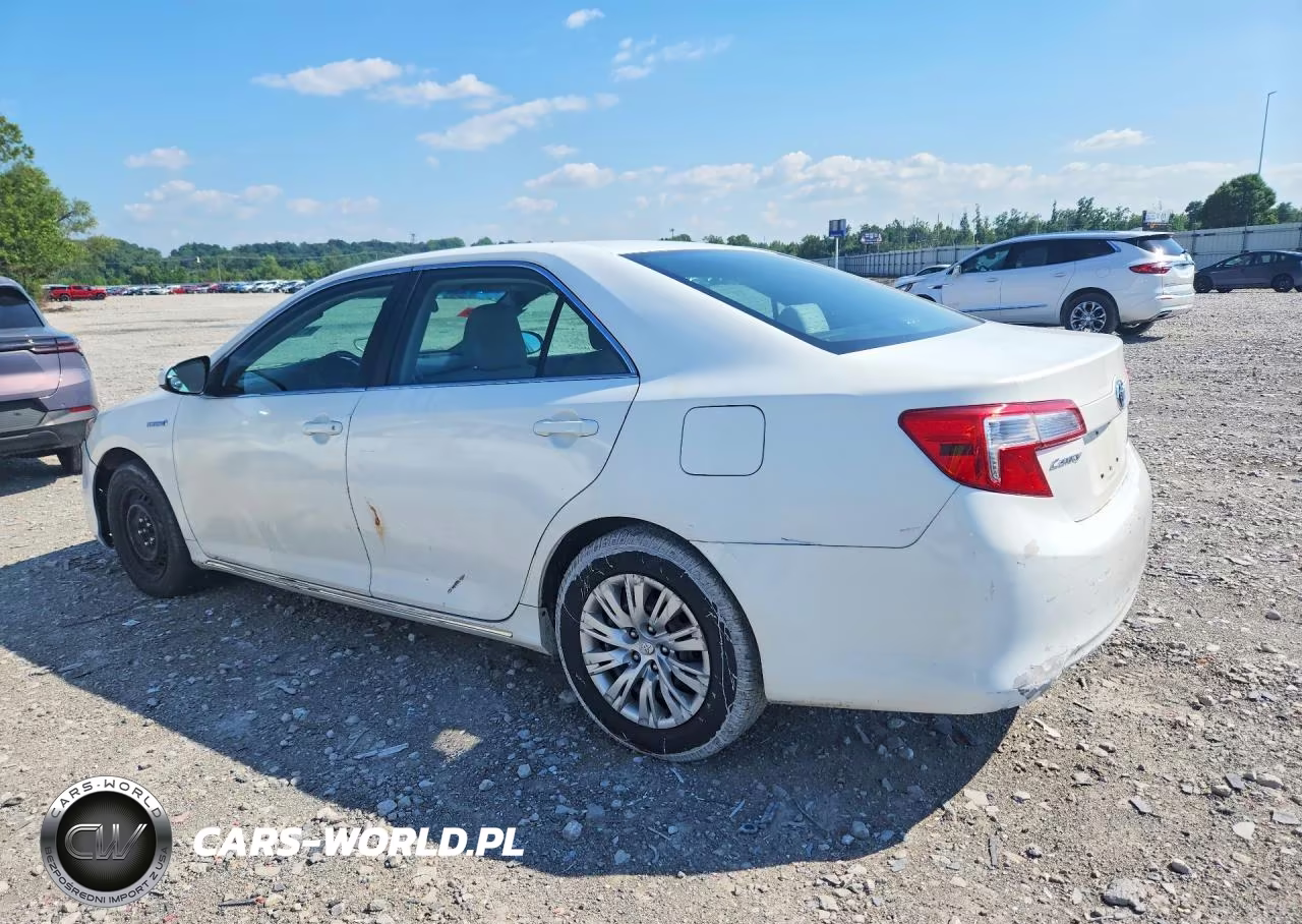 TOYOTA CAMRY HYBR VIN:4T1BD1FK8DU083005 - 2