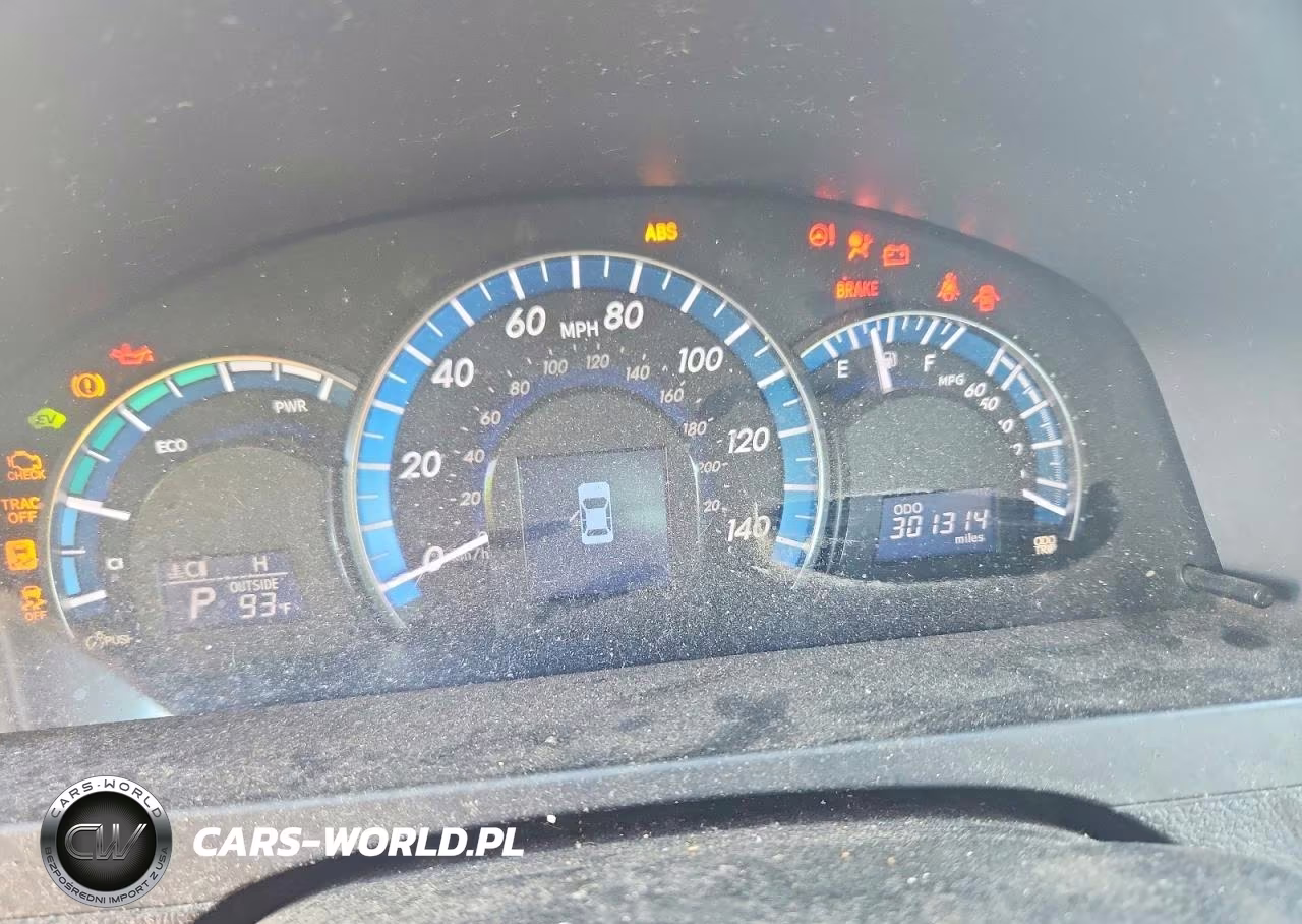 TOYOTA CAMRY HYBR VIN:4T1BD1FK8DU083005 - 9