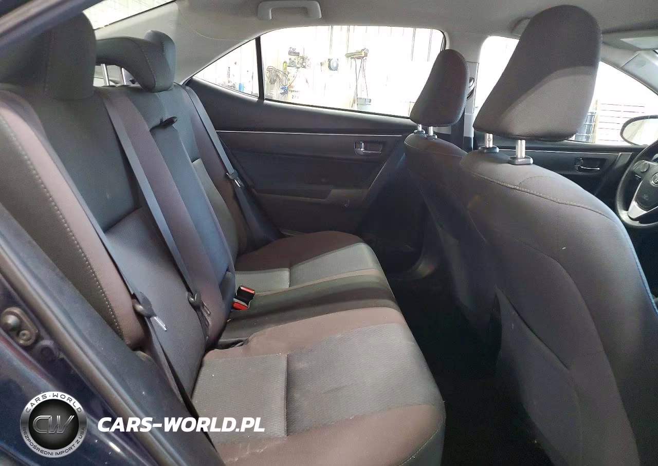 2018 Toyota Corolla Le VIN:5YFBURHE5JP751944 - 10