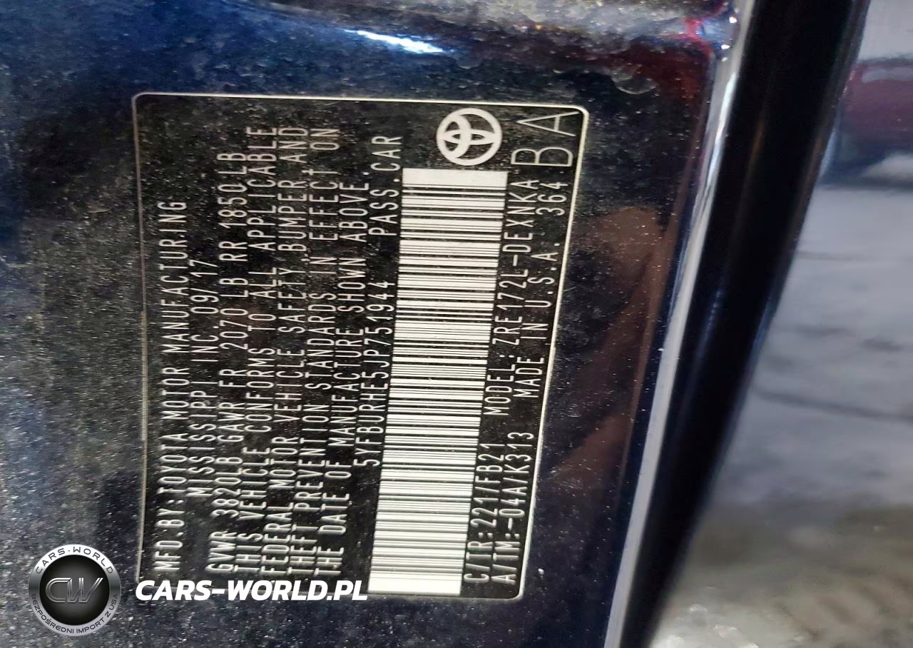 2018 Toyota Corolla Le VIN:5YFBURHE5JP751944 - 12