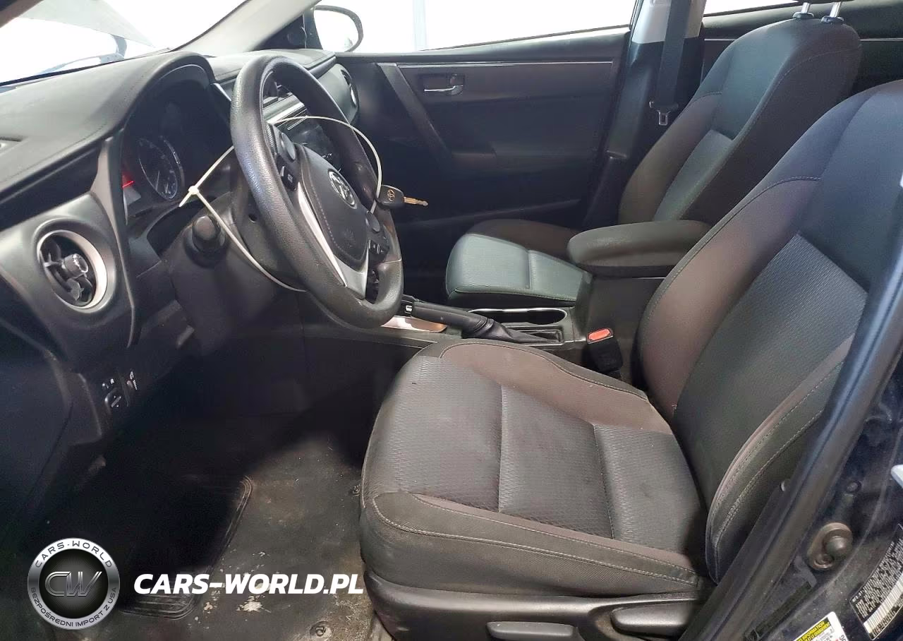 2018 Toyota Corolla Le VIN:5YFBURHE5JP751944 - 7