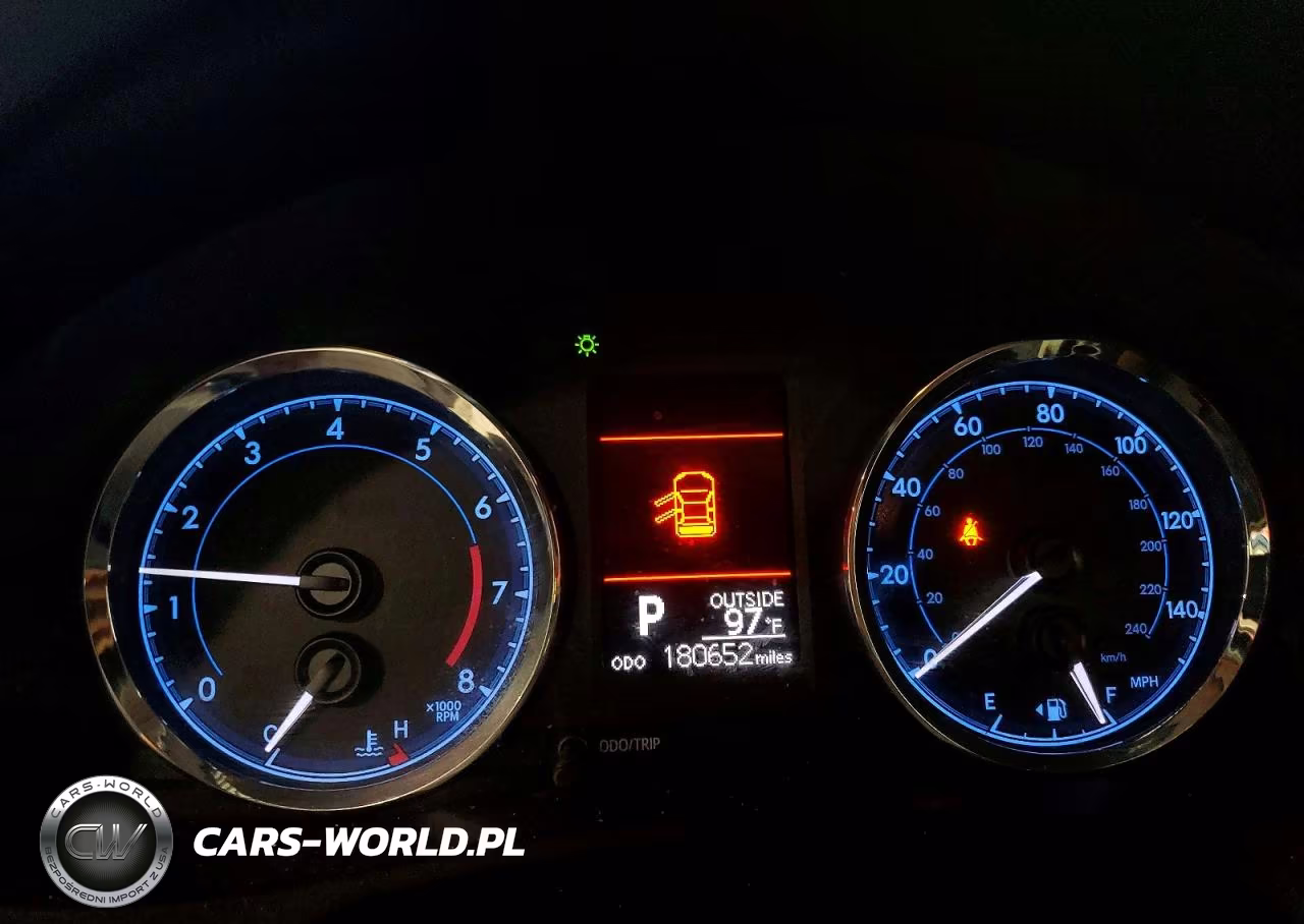 2018 Toyota Corolla Le VIN:5YFBURHE5JP751944 - 9