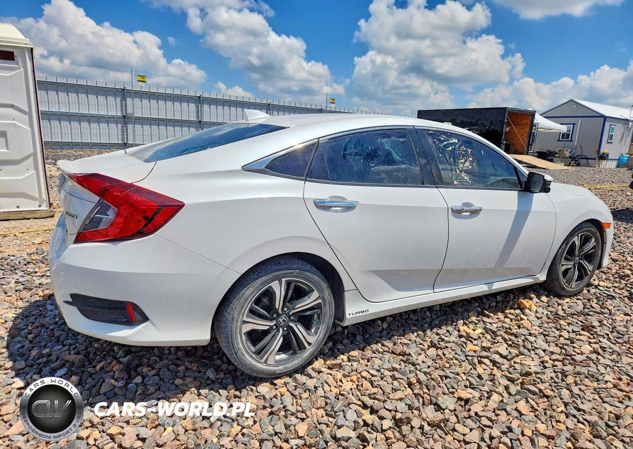 2016 Honda Civic Touring VIN:19XFC1F91GE042630 - 3