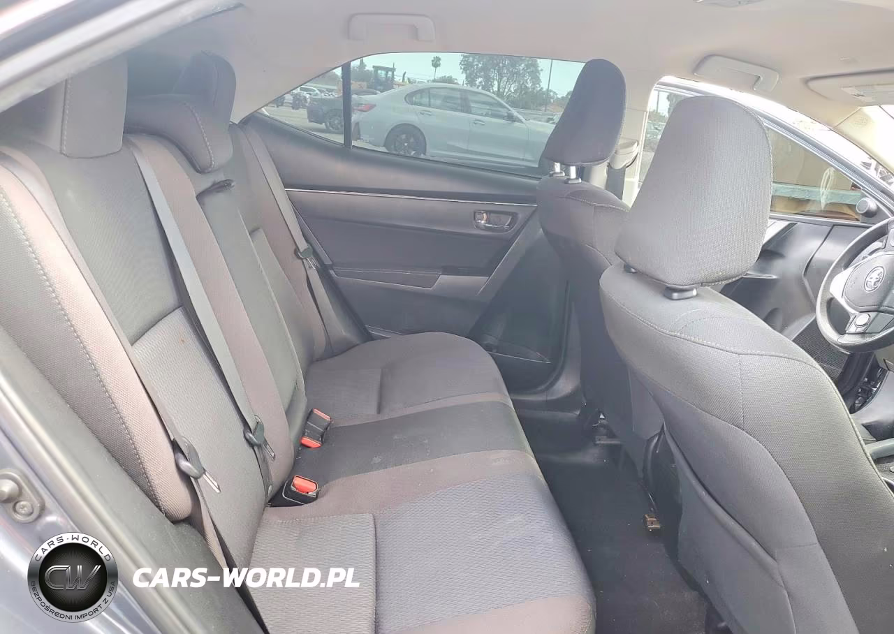 2018 Toyota Corolla Le VIN:5YFBURHE5JP855429 - 10