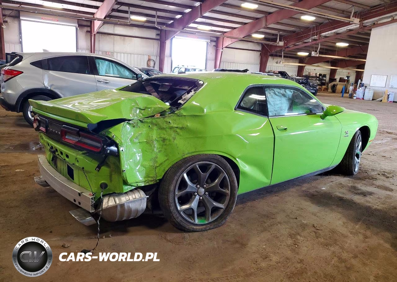 2015 Dodge Challenger Sxt VIN:2C3CDZAT1FH758355 - 3