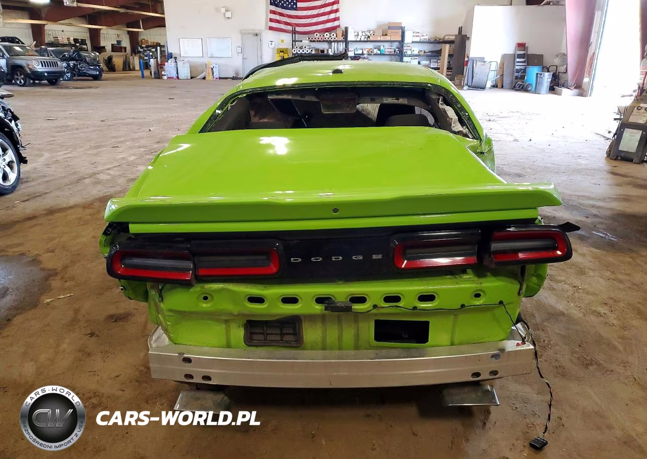 2015 Dodge Challenger Sxt VIN:2C3CDZAT1FH758355 - 6