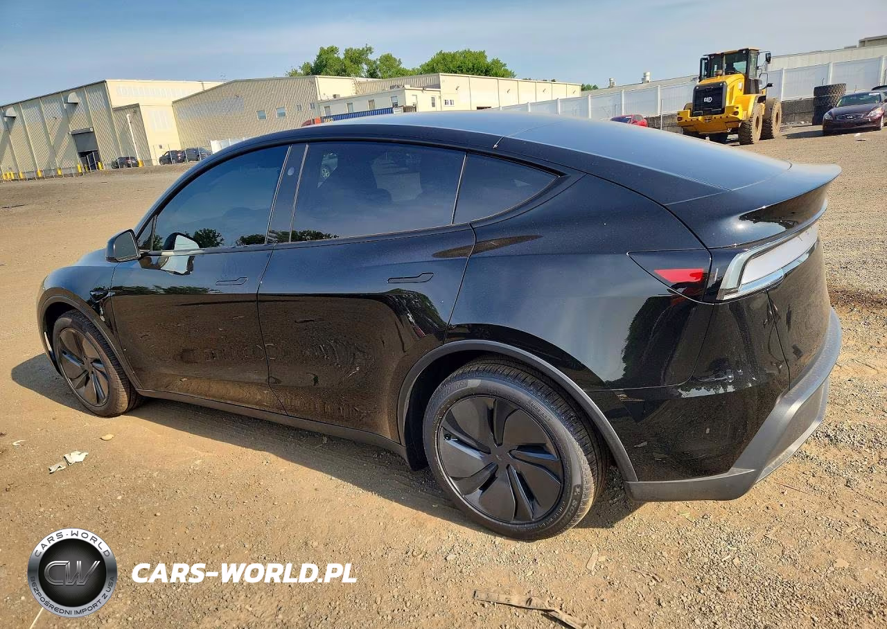 2026 Tesla Model Y VIN:7SAYGDEE8TA693819 - 2