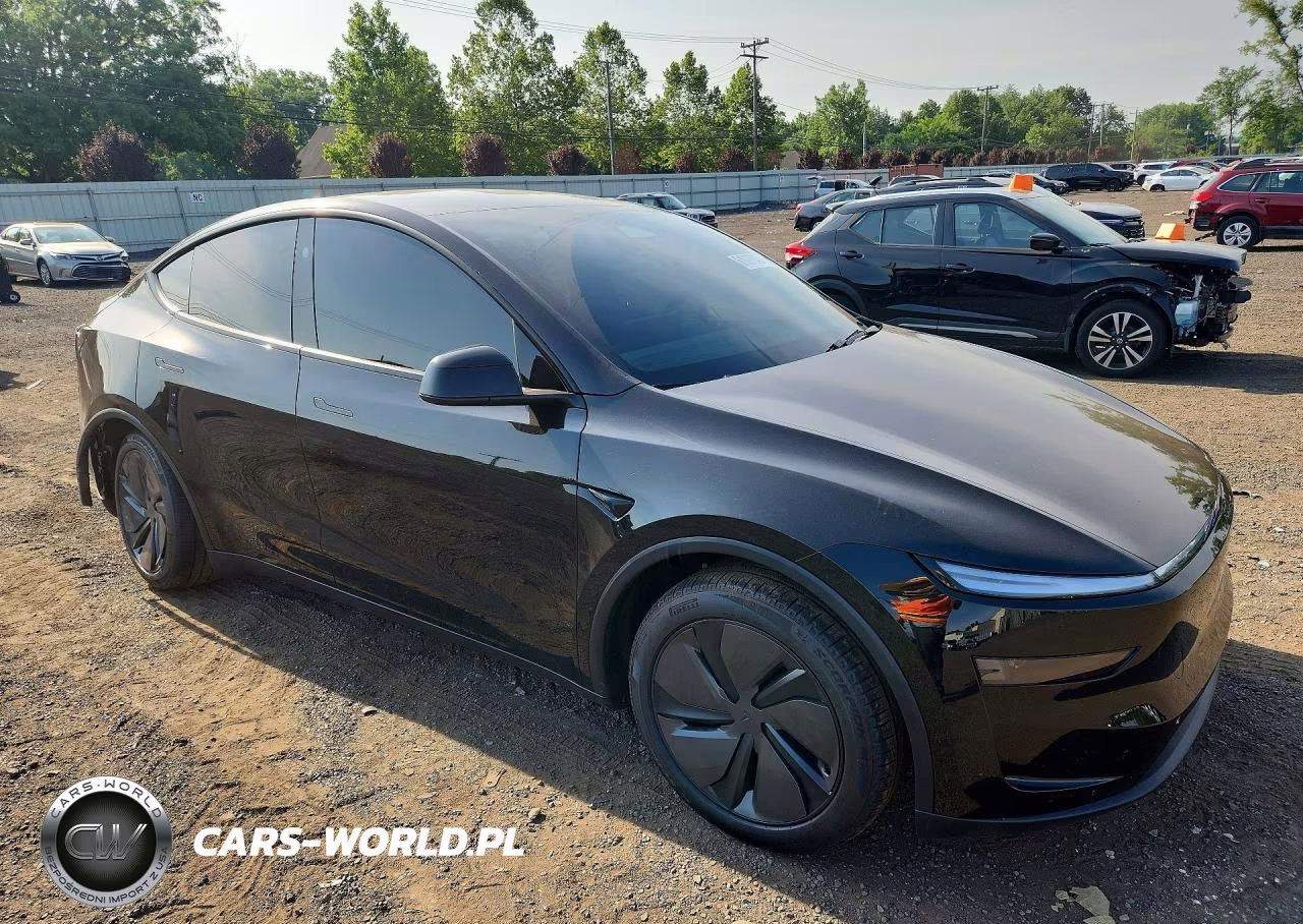 2026 Tesla Model Y VIN:7SAYGDEE8TA693819 - 4