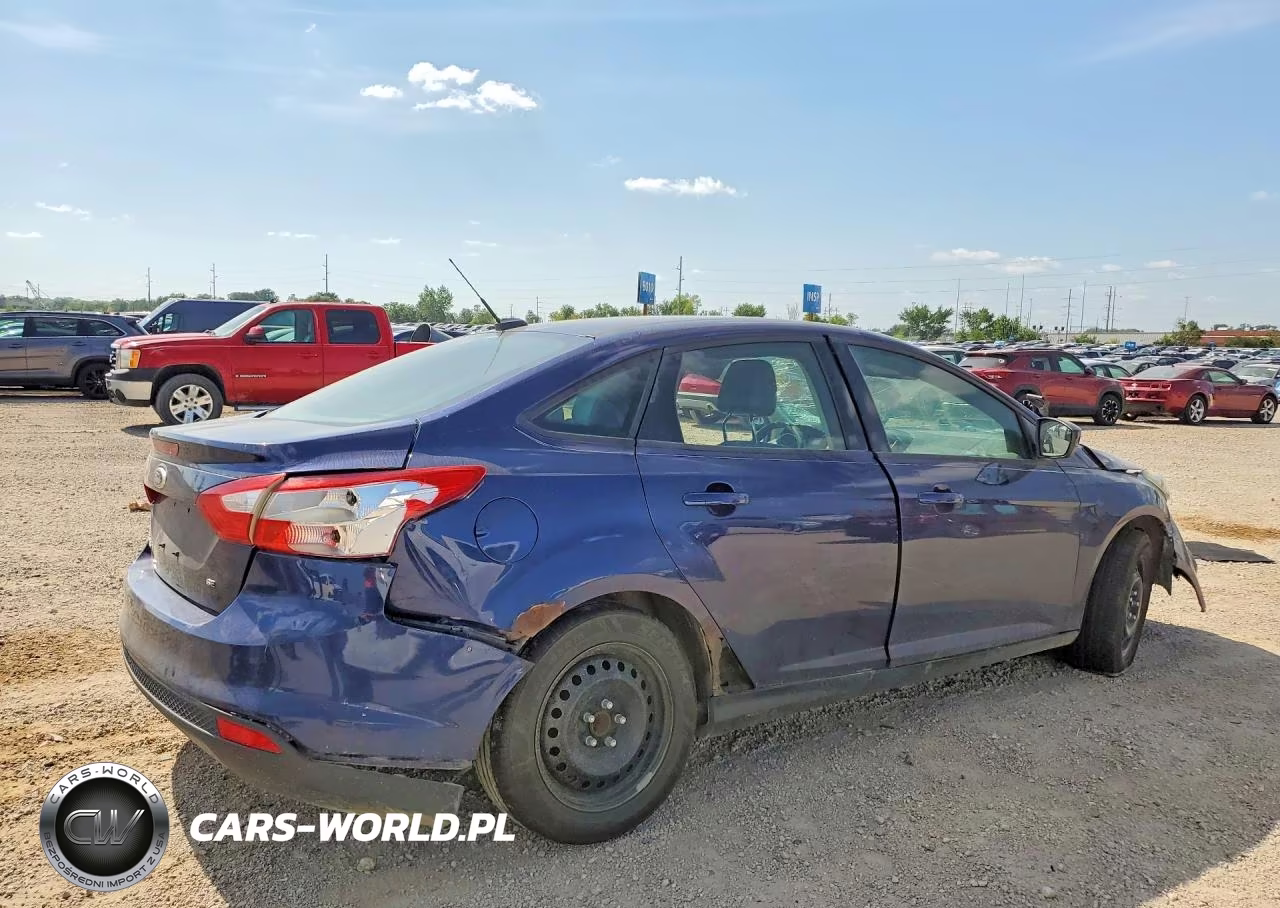 2012 Ford Focus Se VIN:1FAHP3F22CL131559 - 3