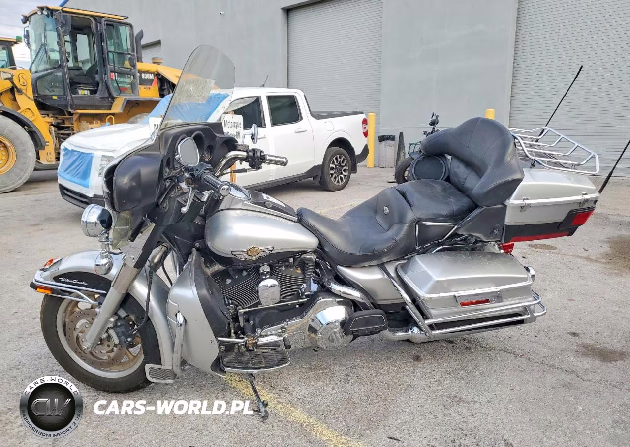2003 Harley-Davidson Flhtcui Anniversary VIN:1HD1FCW453Y605649 - 3