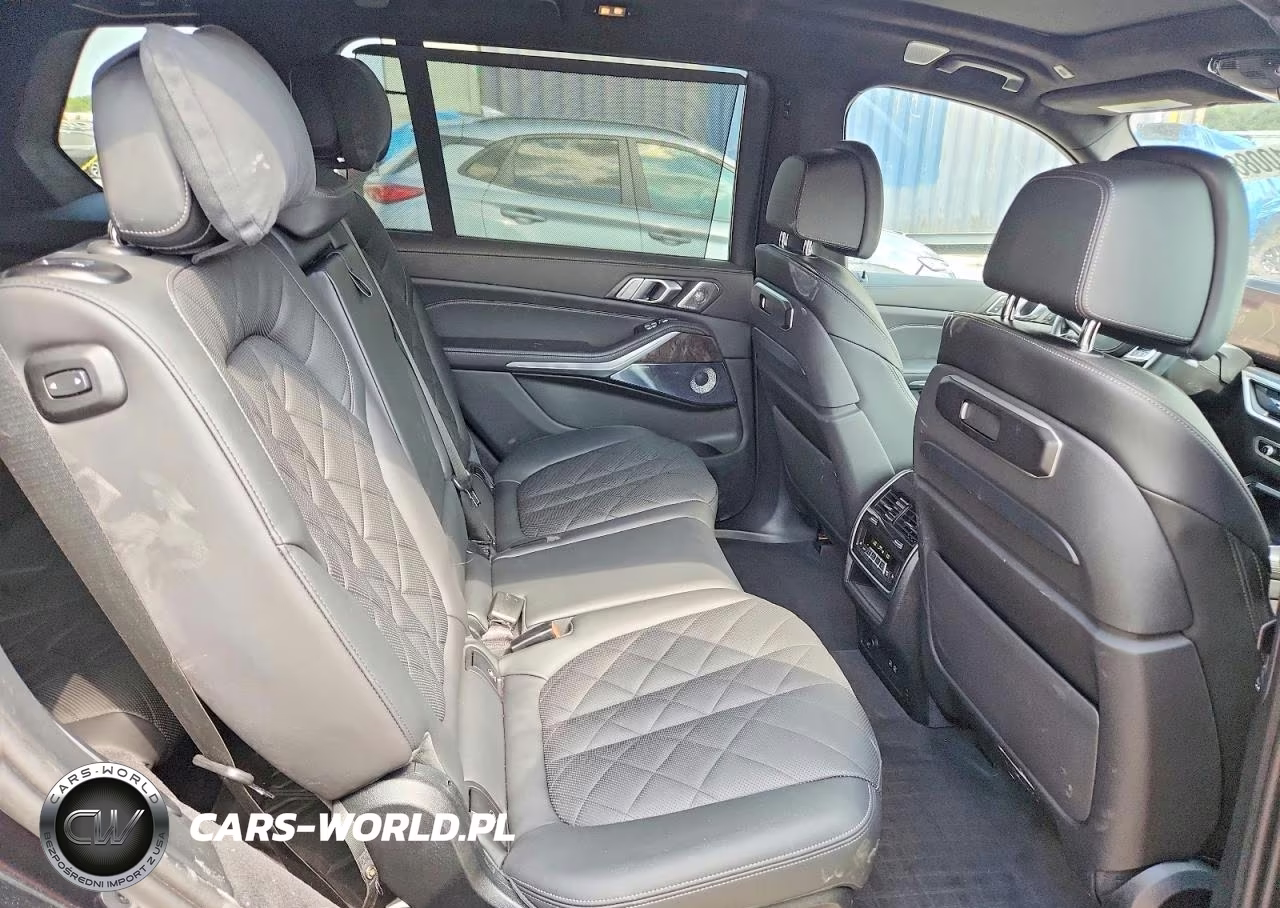 2025 BMW X7 xDrive40I VIN:5UX23EM06S9X05857 - 11