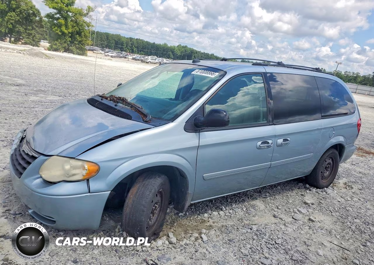 2005 Chrysler Town & Country Lx