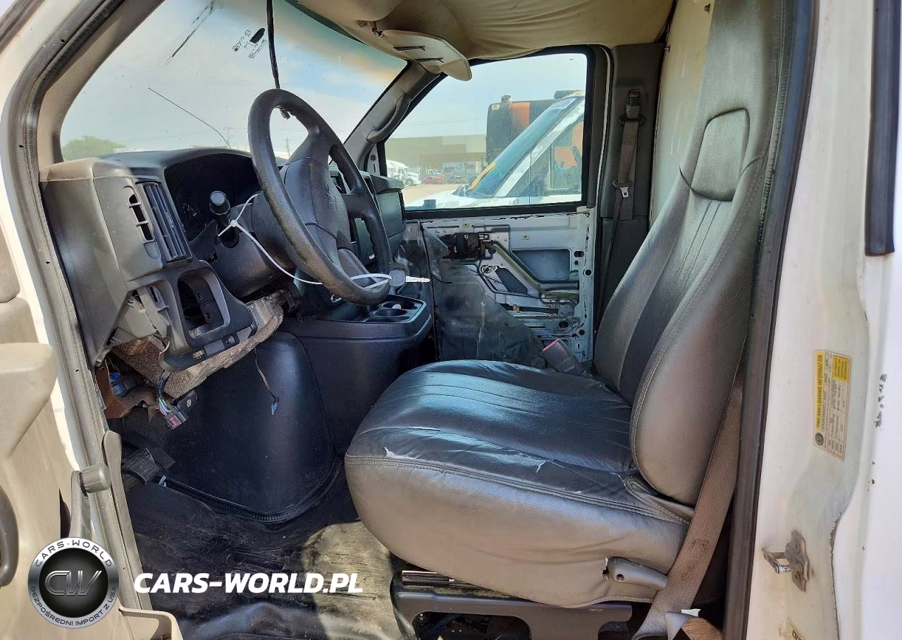 2007 GMC Savana Cutaway G3500 VIN:1GDGG31V571903590 - 7