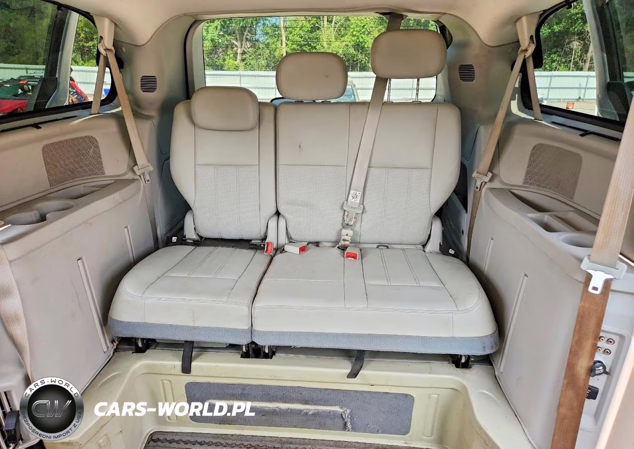 2009 Chrysler Town & Country Touring VIN:2A8HR54189R640350 - 10