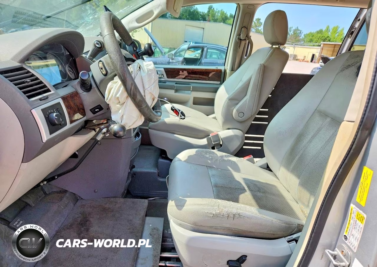 2009 Chrysler Town & Country Touring VIN:2A8HR54189R640350 - 7