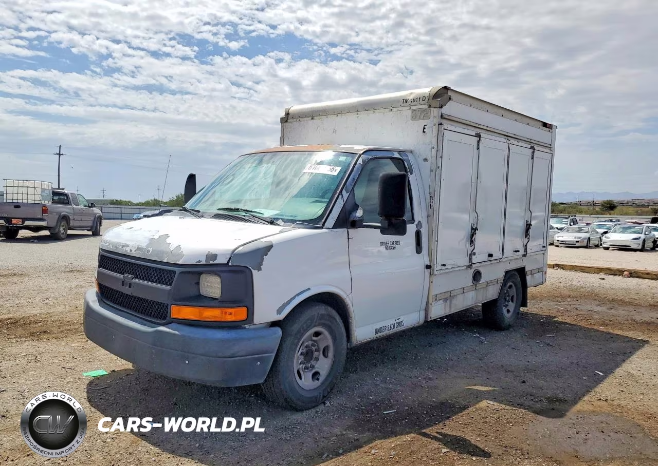 2010 GMC Savana Cutaway G3500