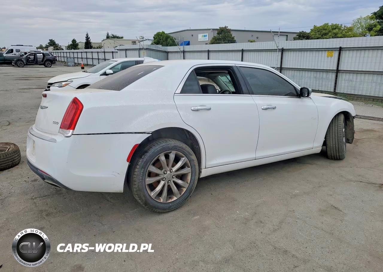 2018 Chrysler 300 Limited VIN:2C3CCAKG9JH250486 - 3