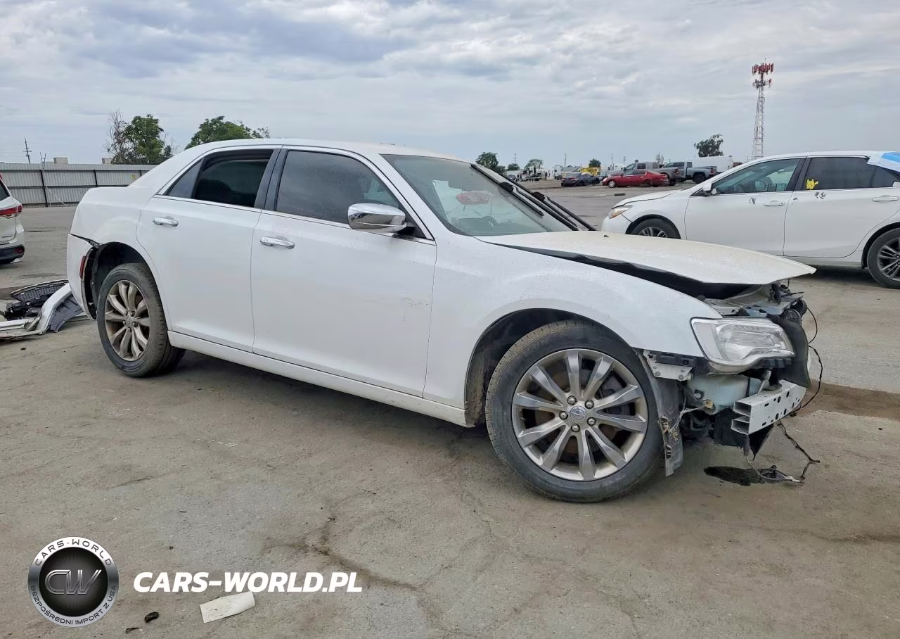 2018 Chrysler 300 Limited VIN:2C3CCAKG9JH250486 - 4