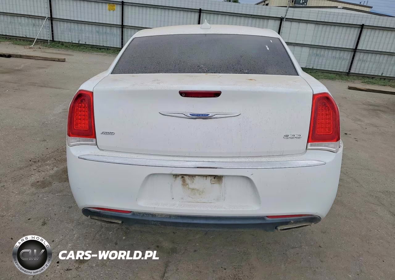 2018 Chrysler 300 Limited VIN:2C3CCAKG9JH250486 - 6